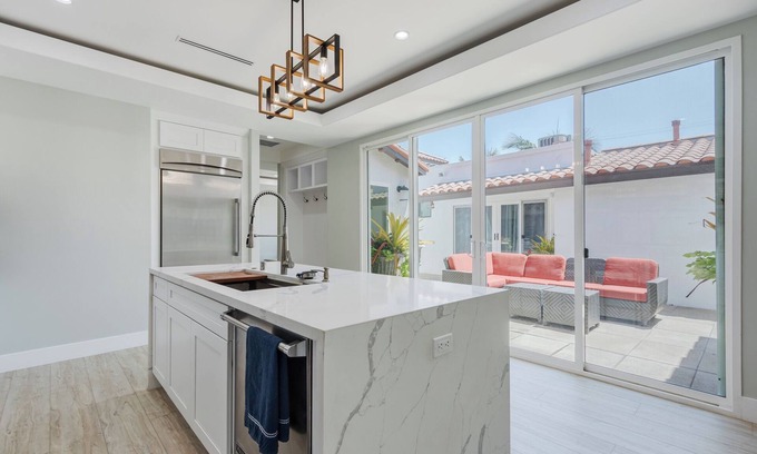 Garden Grove House | Luxury 2-bedroom ADU with AC, and WiFi in the heart of Garden Grove