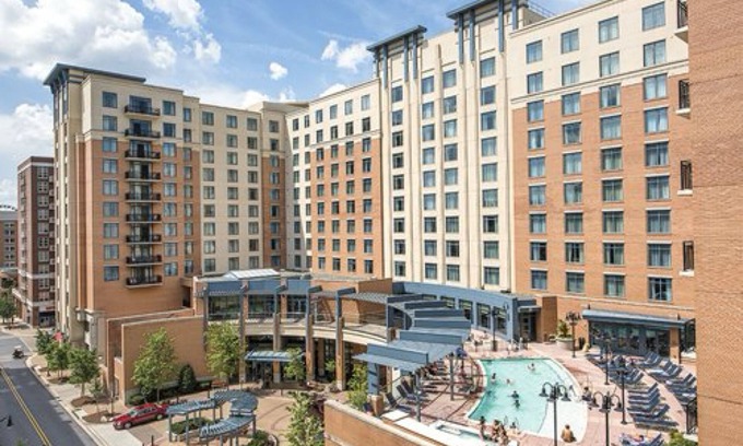 Oxon Hill Resort | Luxury 2 Bedroom and 2 Bathroom with Full Amenities