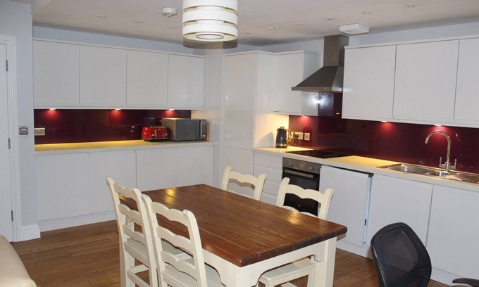 Newbury Apartment | Luxury 2 bedroom apartment in Central Newbury