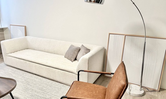 Quincy Apartment | Luxury 2 Bedroom Apartment in Heart of Quincy