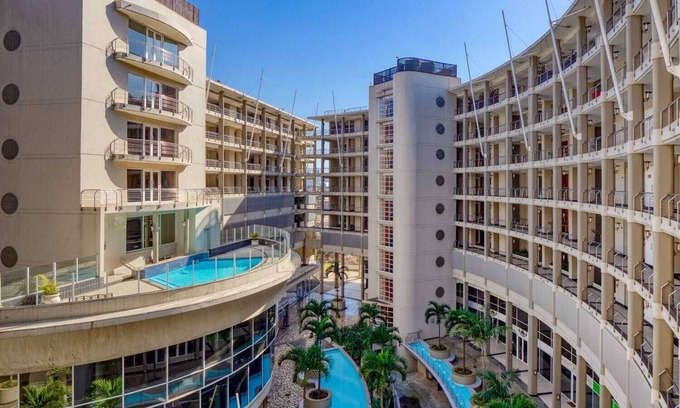Durban Point Apartment | LUXURY 2 BEDROOM APARTMENT - DBN THE SAILS WATERFRONT