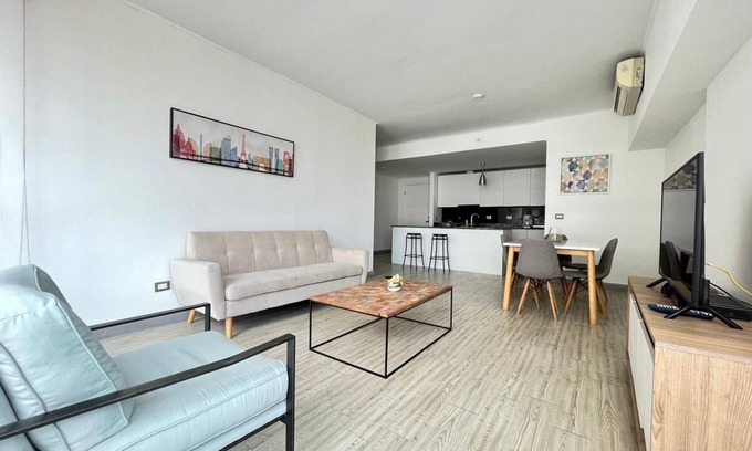 San Francisco Apartment | Luxury 2 bedroom apt free parking and Pool