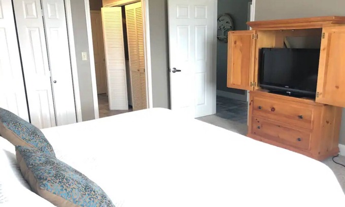 Fort Worth Condo | Luxury 2-bedroom condo in superb Fort Worth with WiFi, fitness room