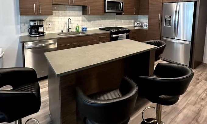 Anaheim Colony Historic District Apartment | LUXURY 2 Bedroom in NICE AREA near DISNEYLAND