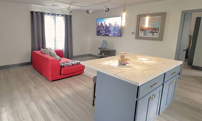 Houston Apartment | Luxury 2 bedroom near IAH