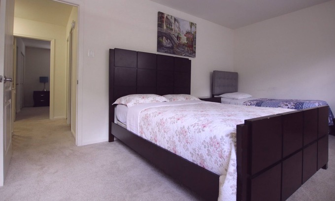 Annandale House | Luxury 2 bedroom townhouse