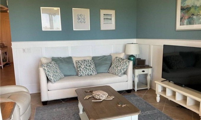 Naples Condo | Luxury 2-Bedroom Condo at Bonita National Golf & Country Club
