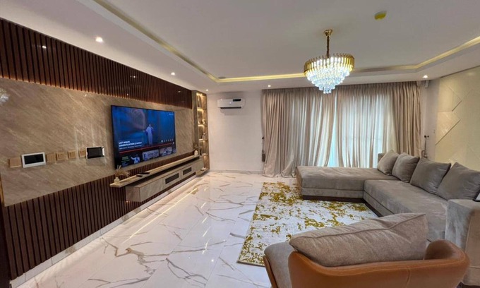 Lekki Phase 1 Apartment | Luxury 2 Bedrooms Apartment With Plastation 5