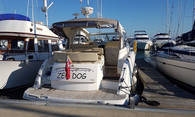 New Forest District Boat Rental | Luxury 2 cabin Motor Yacht in Lymington's beautiful Yacht Haven