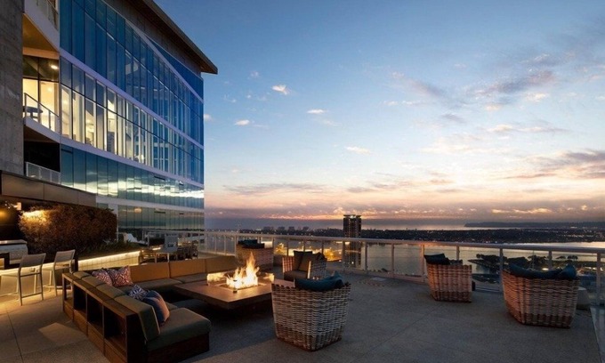 Marina District Apartment | Luxury 2 Story Apartment - Walking to Convention Center, Petco Park & Gaslamp