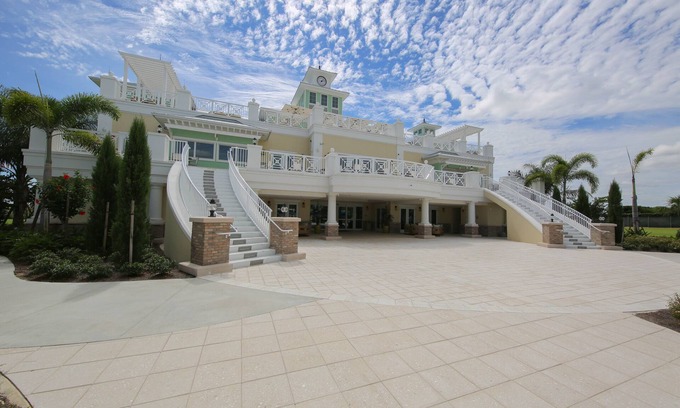 West Kissimmee House | Luxury 20 bedroom Reunion Villas @ Disney's Doorstep
