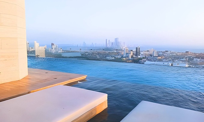 El Cabrero Apartment | Luxury 2B, stunning View 4 Blocks from walled City
