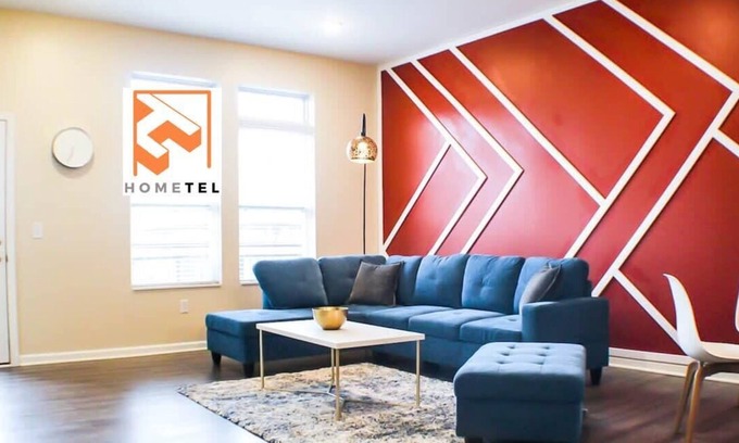 Kennedy King Apartment | Luxury 2bd/2ba Apt 5 min to DWTN l Garage l Gym