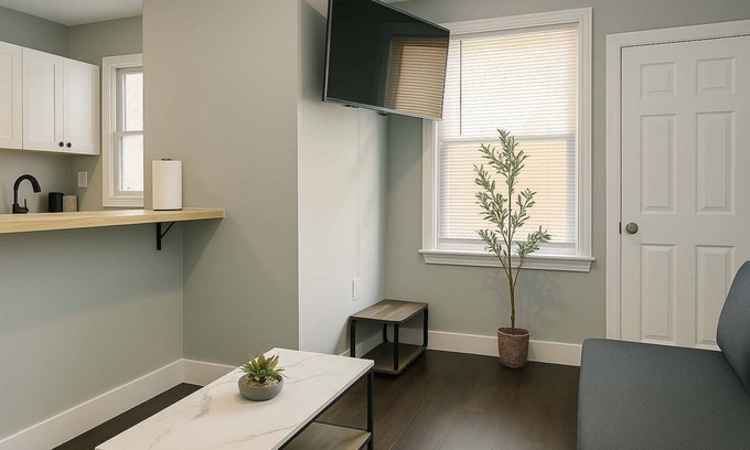 Southwark Apartment | Luxury 2BD | 3 Beds | Queens Village