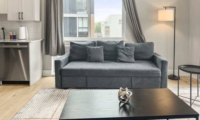 Northern Liberties Apartment | Luxury 2BD | 4 Beds | Northern Liberties