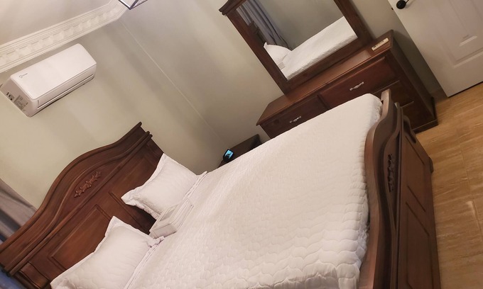 San Cristobal Apartment | Luxury 2BR 2BA APT W. AC & Garage