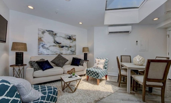Dupont Circle Bed & Breakfast | Luxury 2BR apartment Suite 7 in Dupont/Kalorama