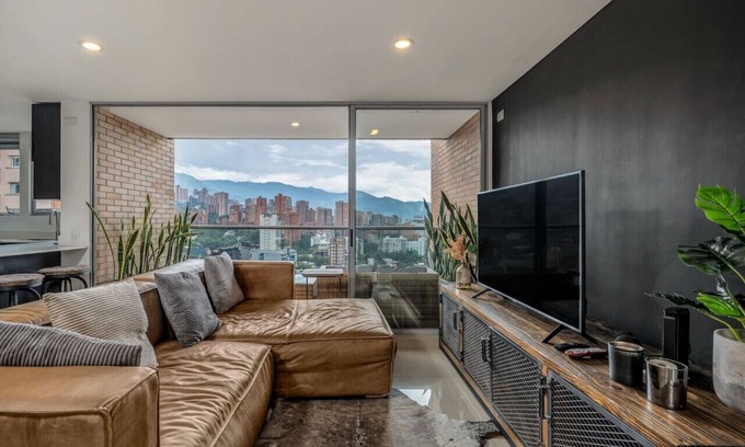 Lalinde Apartment | Luxury 2BR Apt near Provence