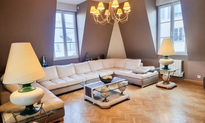 Le Plessis-Robinson Apartment | Luxury 3 bedroom apartment in the city center