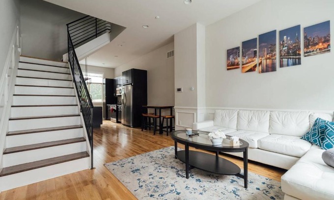 South Philadelphia House | Luxury 3 bed near PENN / CHOP with skyline view!