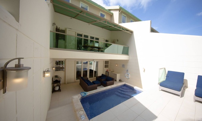 Halcyon Heights Villa | Luxury 3-Bed Villa, St James, near Beach & Gym