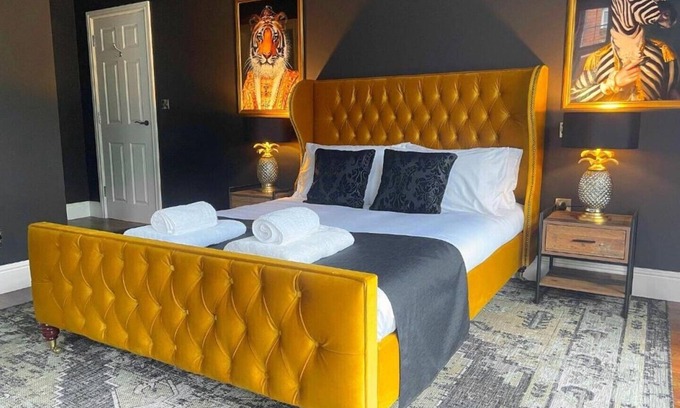 Yeovil Apartment | Luxury 3 Bedroom Apartment in the Heart of Yeovil