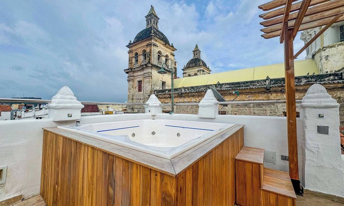 Centro Apartment | Luxury 3 Bedroom Colonial Apartment in Old City