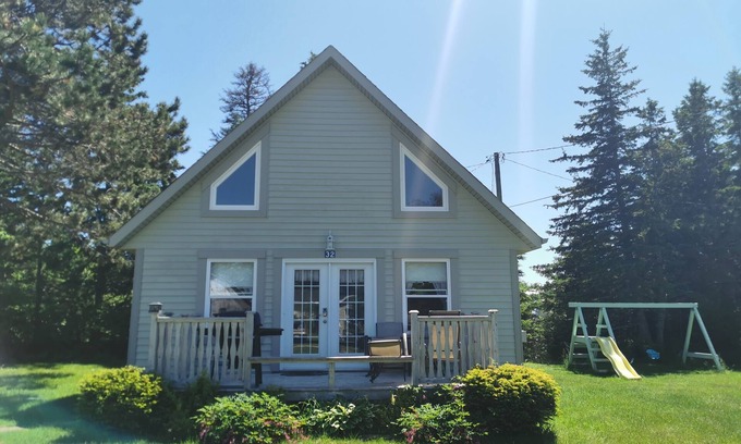 Stanhope Cottage | Luxury 3-bedroom Cottage next door to PEI National Park- Stanhope Cottages