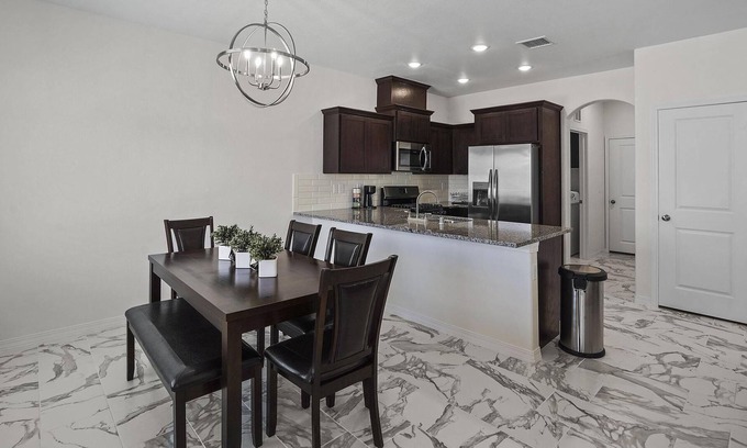 Chamberino House | Luxury 3 bedroom duplex with 2 car garage