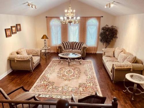 Lisgar House | Luxury 3 bedroom house