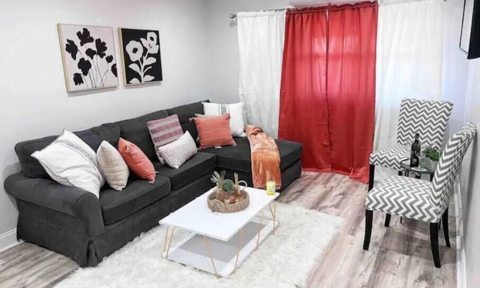 Castle Hill House | Luxury 3 bedroom. *No cleaning fee*