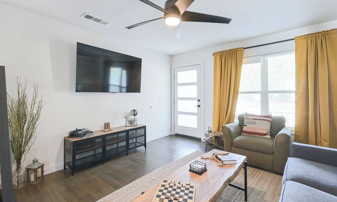 West Arlington House | Luxury 3-Bedroom Oasis: Your Gateway to Arlington's Heartbeat! 🌟