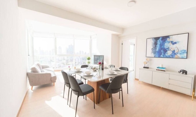 Tumba Vieja Apartment | Luxury 3 Bedroom Oceanview apt w parking balcony