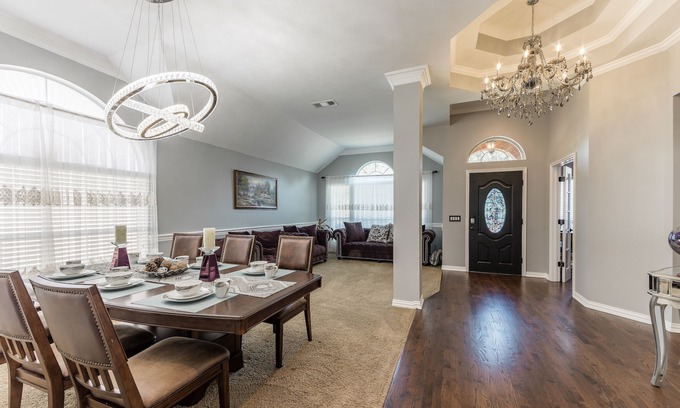 Frisco House | Luxury 3 bedroom residential home in Frisco