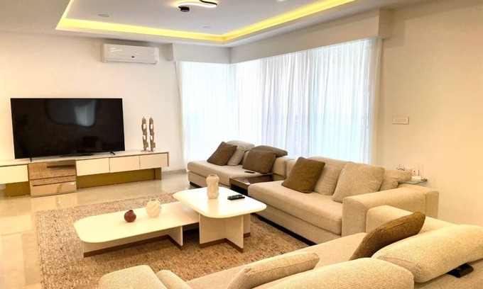 Ngor Apartment | Luxury 3-bedroom seafront apartment, terrace, swimming pool, sports, 24/7 security