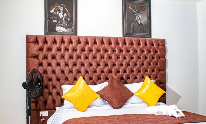 Masvingo Apartment | Luxury 3 Bedroom Self Catering Apartment- Masvingo