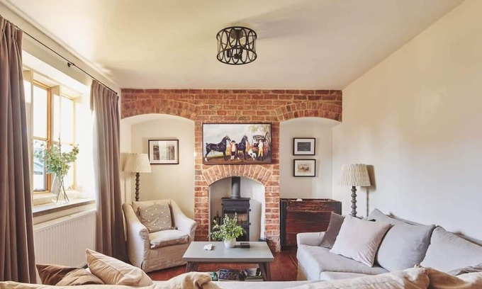 Cheltenham House | Luxury 3 bedroom spacious period Cotswold Cottage – EV & Garden