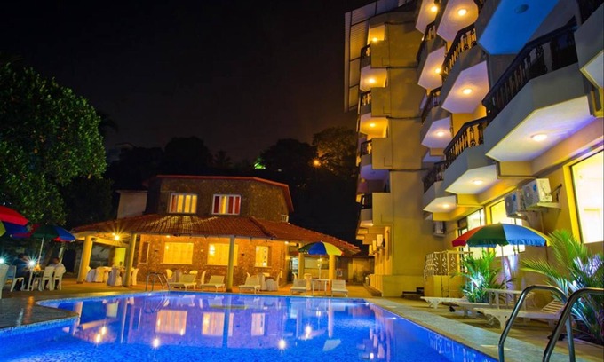 Vainguinim Villa | Luxury 3 Bedroom villa near the beach with large balcony for barbecue's.