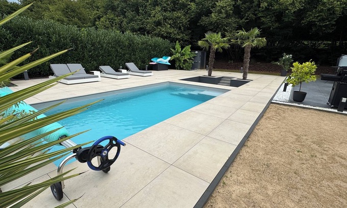 Aubange Villa | Luxury 3-bedroom villa with jacuzzi and pool