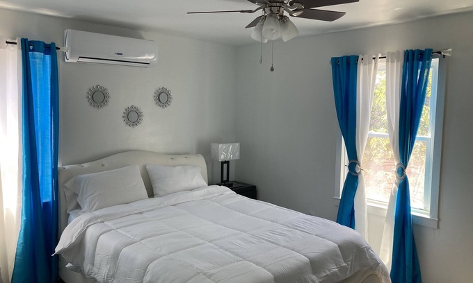 Primos Secane House | Luxury 3bed 1bath with free parking. Close to Philadelphia airport
