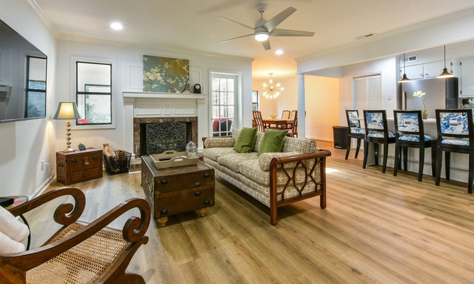Charleston House | Luxury 3BR/ 2.5 BA Townhouse on James Island