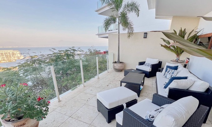 La Cruz de Huanacaxtle Condo | Luxury 3BR w Ocean Views & Private Beach Club