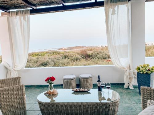Skiros Villa | Luxury 3BR Sunrise Villa , Seaside Gyrismata