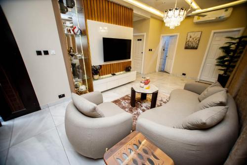 Osu Klottey Villa | Luxury 3BR Villa with smart Lock , Fast Wifi, Sure Parking in Oyarifa, Accra