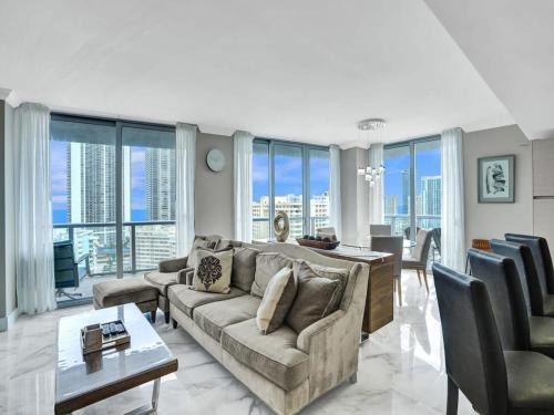 Hallandale Beach House | Luxury 3BR Water view 18th-Floor Deck Pool