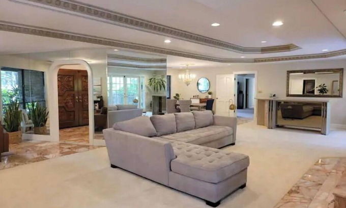 Alachua Villa | Luxury 3Level 6Bedroom Villa Nature Reserve Views