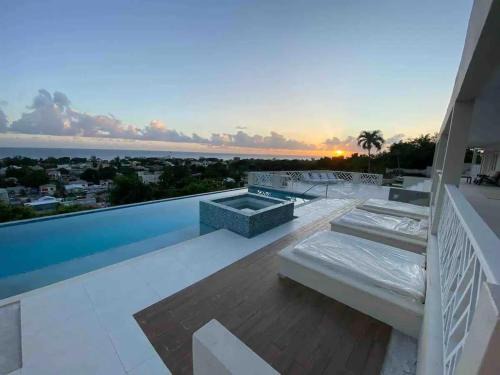Navy Gardens Villa | Luxury 4 Bed Modern Villa with amazing sea views