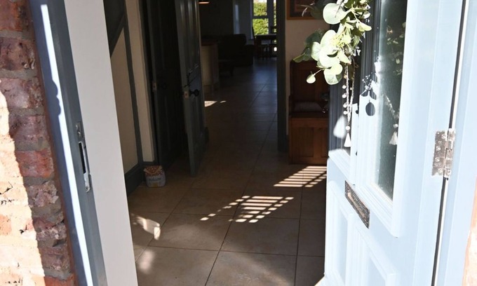 Leven Cottage | Luxury 4 Bedroom Holiday Cottage In East Yorkshire Between Beverley & Hornsea