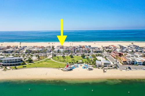 Balboa Peninsula House | Luxury 4 Bedroom Oceanfront Home with AC