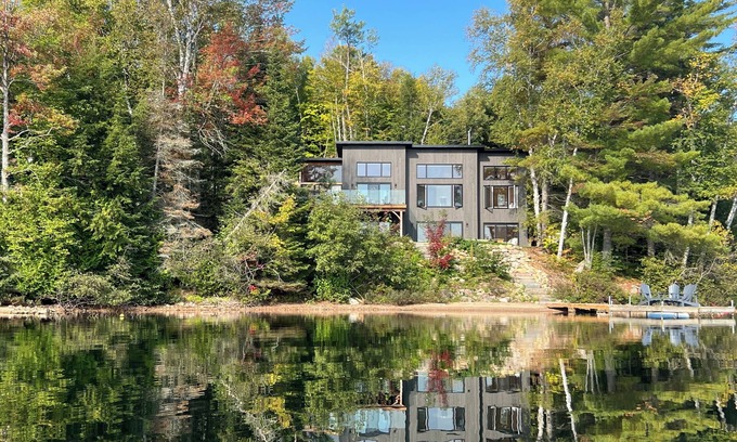Hastings Highlands Cottage | Luxury 4 bedroom - Papineau Lake - Bancroft, Barry's Bay, Algonquin-4 season